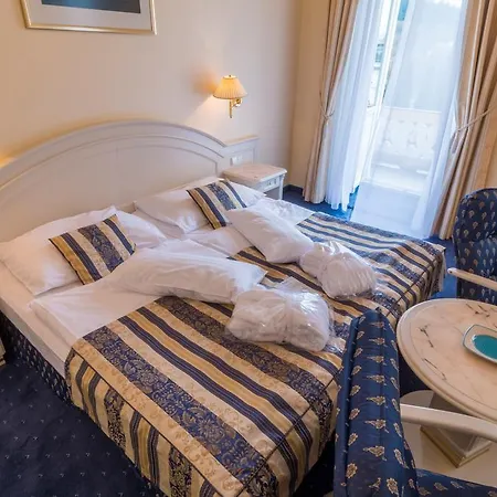 Ensana Pacifik マリアーンスケー・ラーズニェ